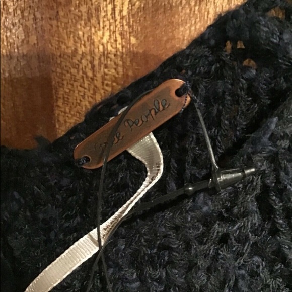 NWT Free people cotton navy knit tunic buttons on the back and 2 pockets S - Picture 10 of 11